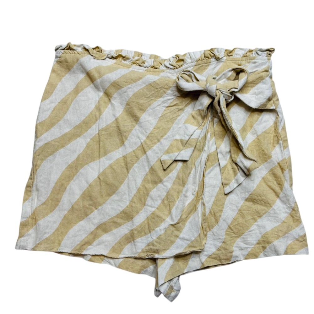 Versona Beige and White Striped Women's Skorts
